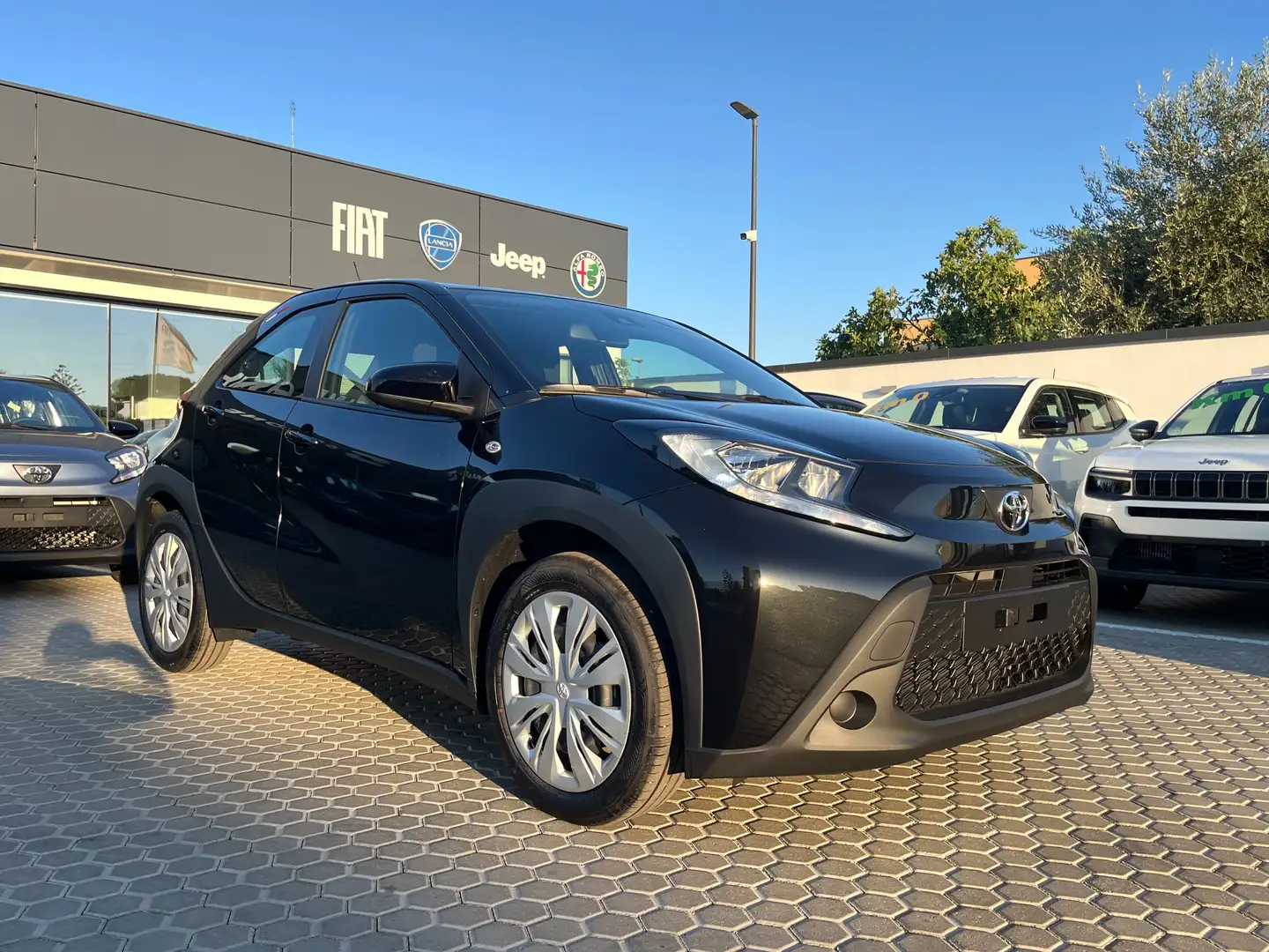 Toyota Aygo Aygo X 1.0 Active 72cv Km0 Nero - 2