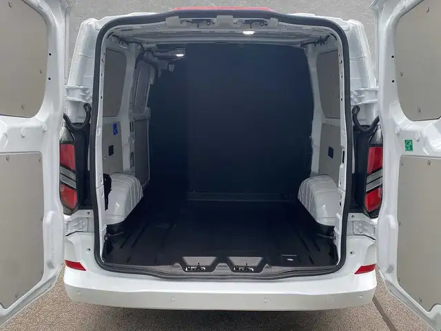 Ford Transit Custom view 10