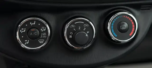 Toyota Yaris view 13