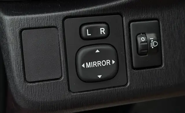 Toyota Yaris view 12
