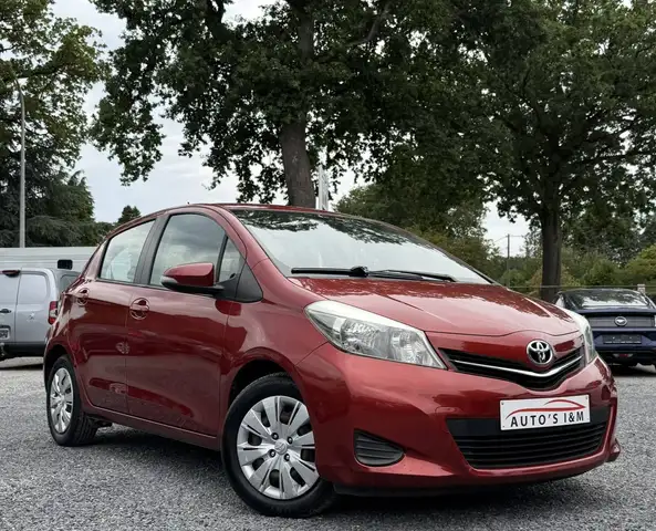 Toyota Yaris view 4