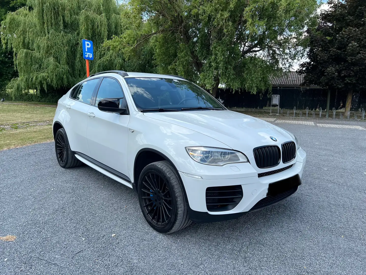 BMW X6 M X6 xDriveM50d Bílá - 1