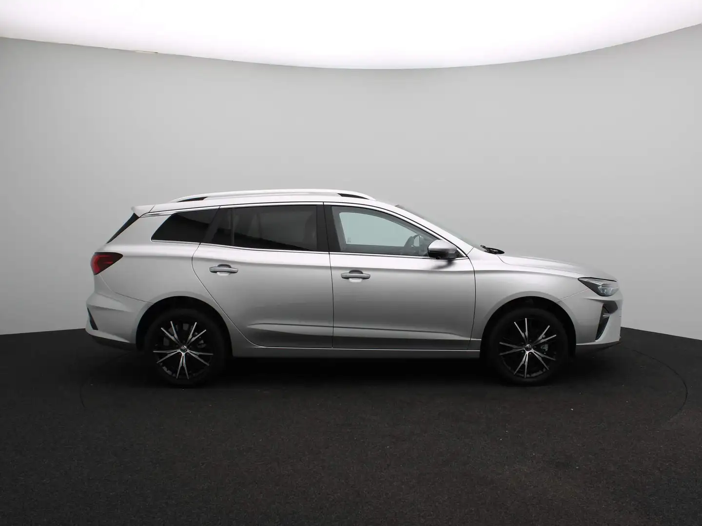 MG MG5 Electric Long Range Luxury 61 kWh Private Lease va Zilver - 2