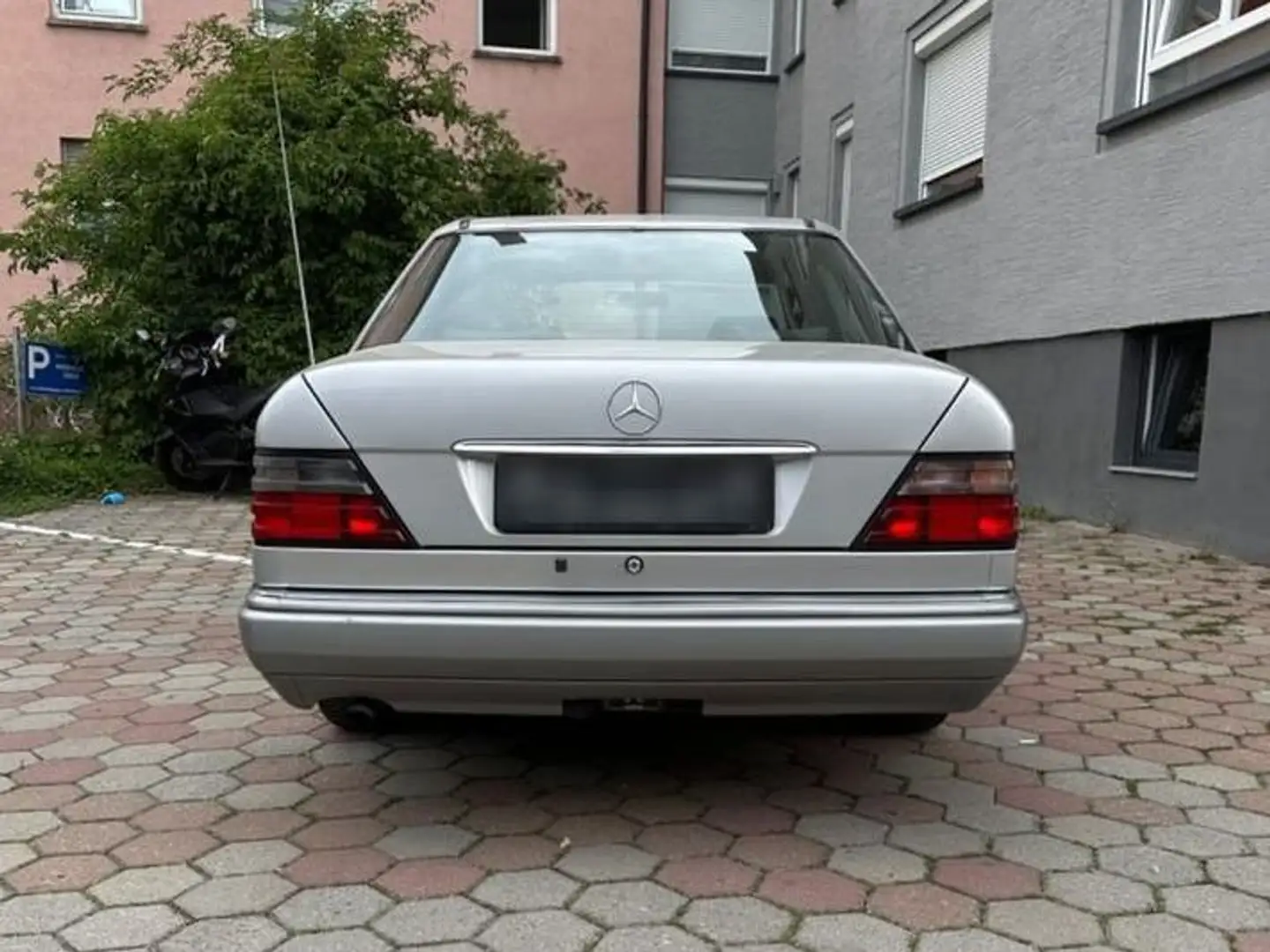 Mercedes-Benz E 200 E-Klasse - 2