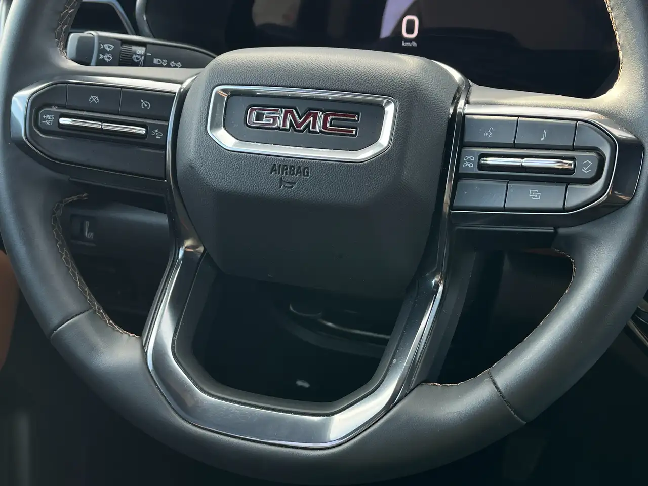 GMC Canyon снимка GMC Canyon