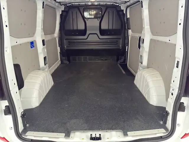 Volkswagen Transporter view 12