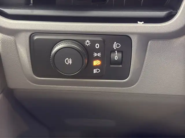 Volkswagen Transporter view 11