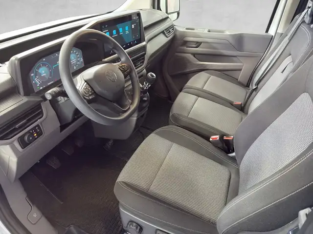 Volkswagen Transporter view 6