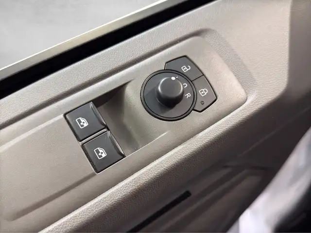 Volkswagen Transporter view 10