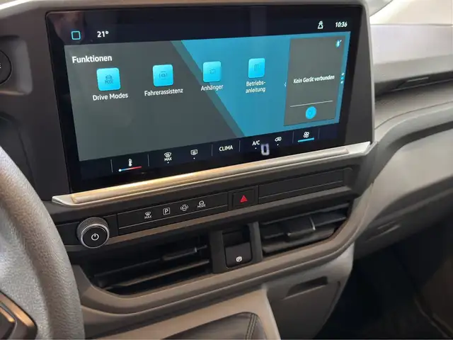Volkswagen Transporter view 9