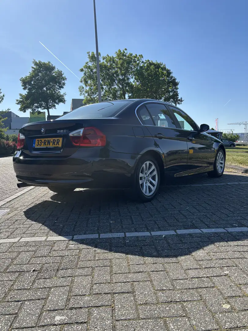 BMW 320 320i Dynamic Exec. Blauw - 2