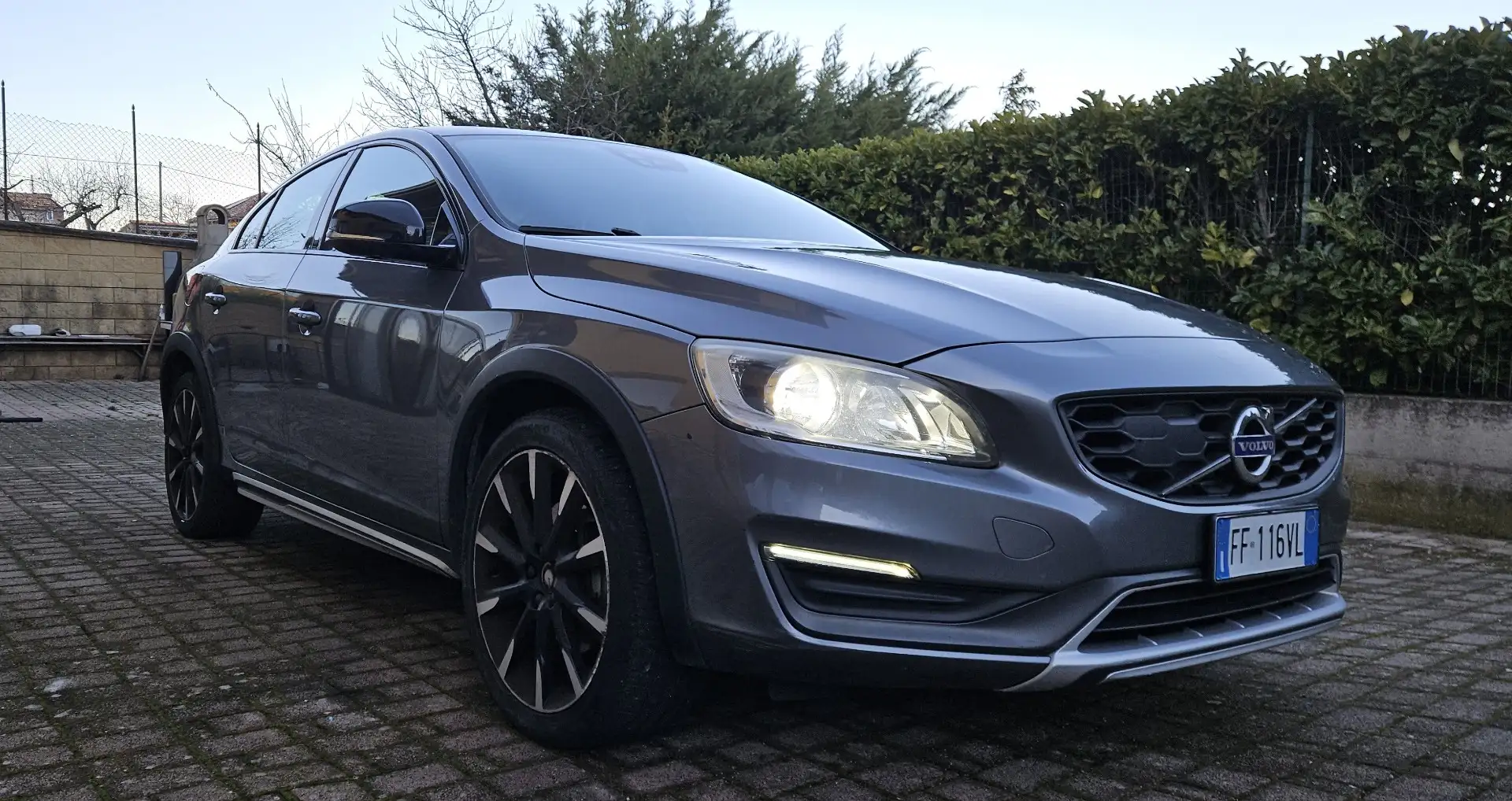 Volvo S60 Cross Country 2.4 d4 Summum awd geartronic - 1