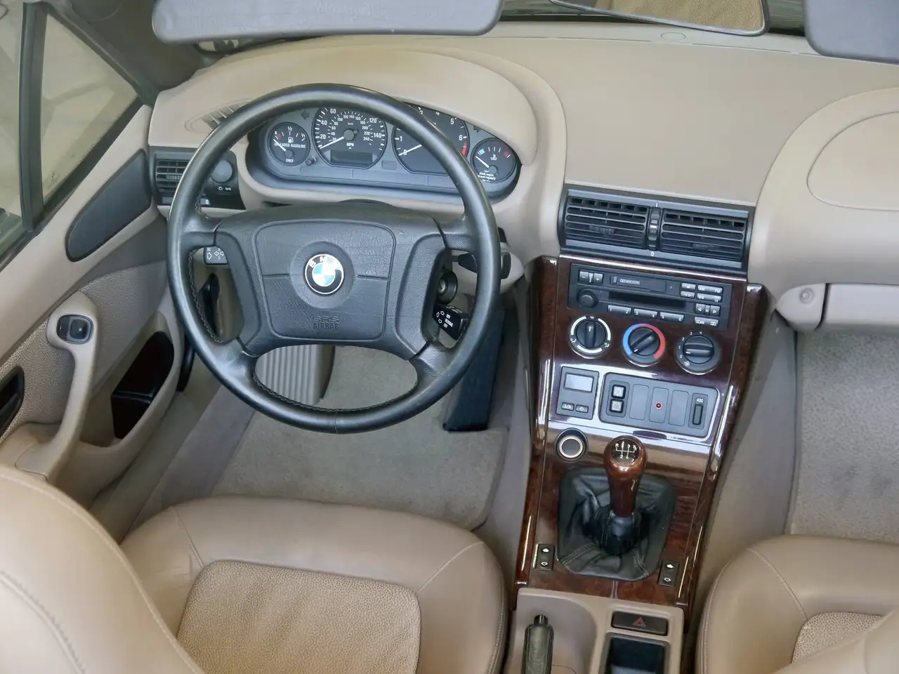 BMW 3 Series снимка BMW 3 Series