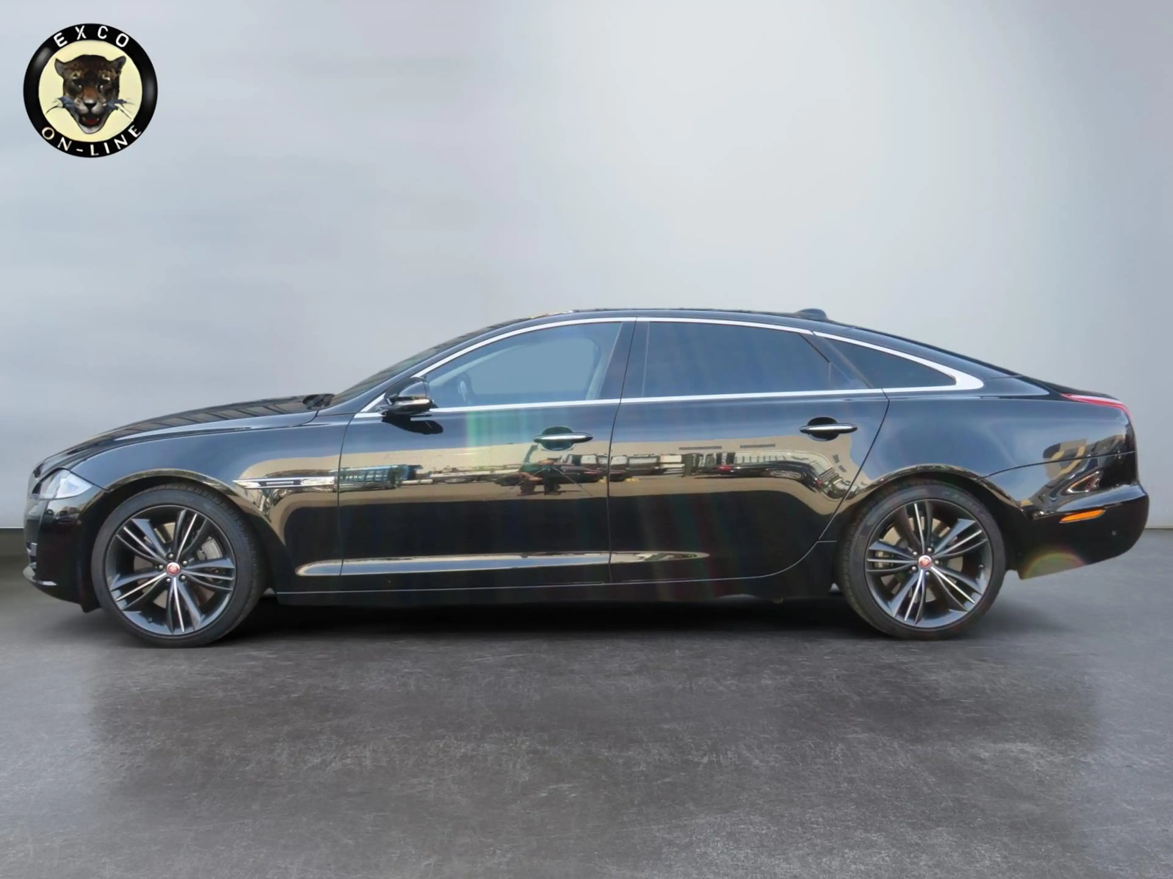 Jaguar XJ 5.0 V8 SC LWB — photo 10
