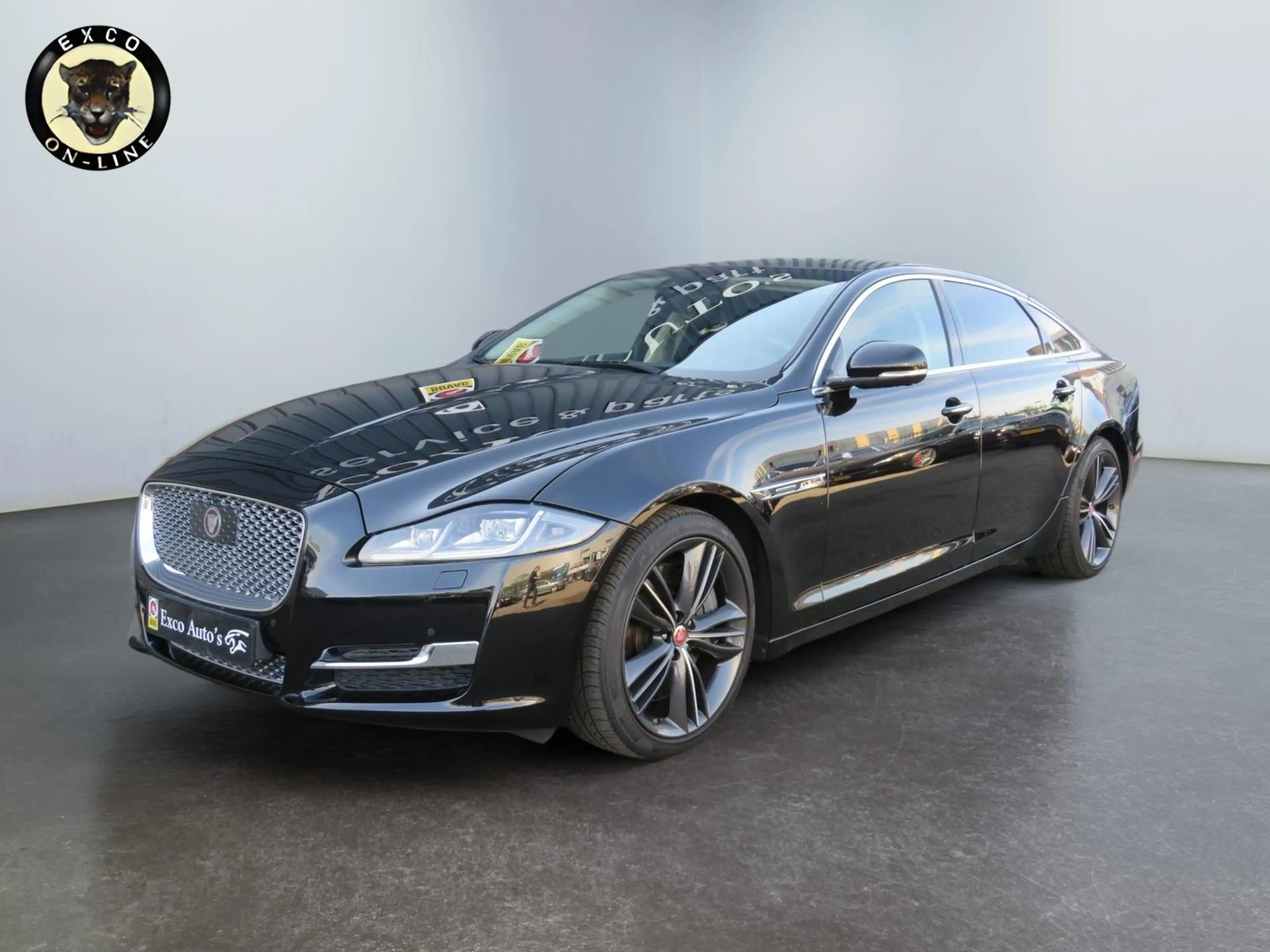 Jaguar XJ 5.0 V8 SC LWB — photo 13
