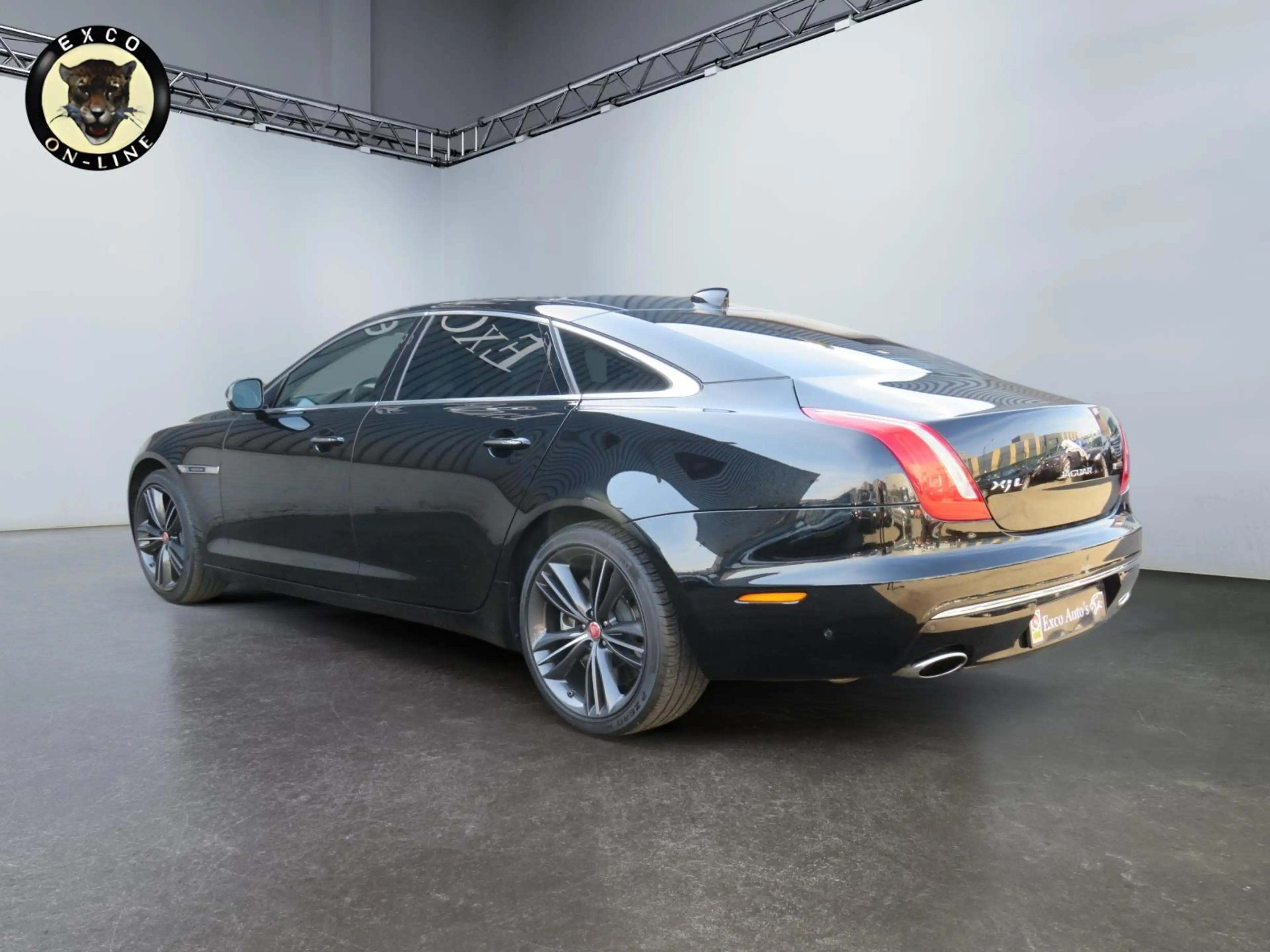Jaguar XJ 5.0 V8 SC LWB — photo 7