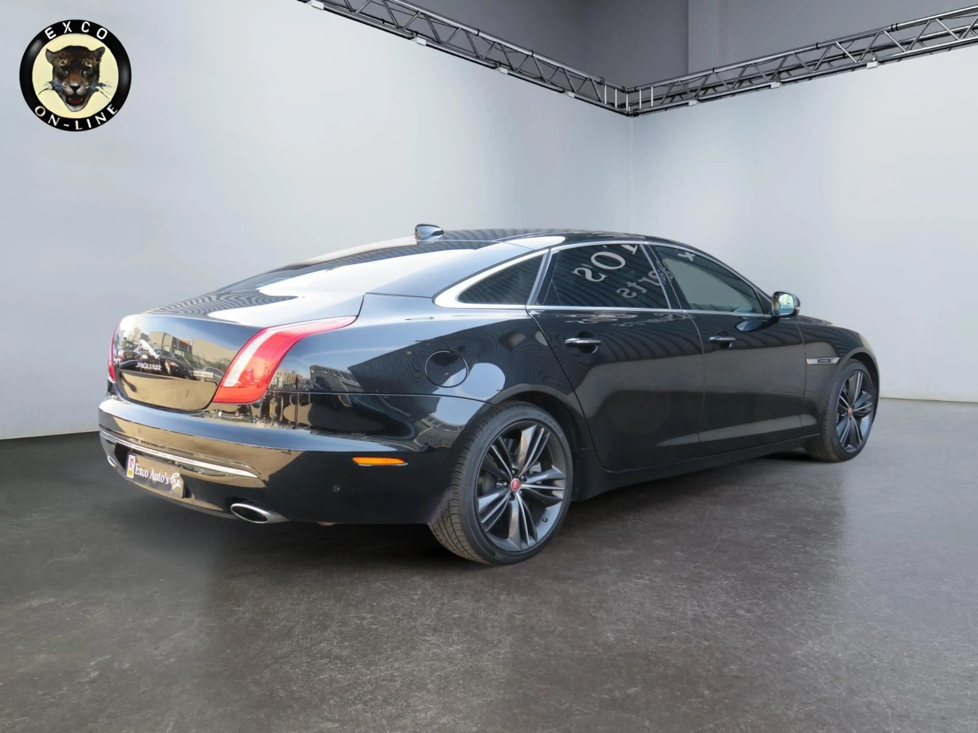 Jaguar XJ 5.0 V8 SC LWB — photo 8