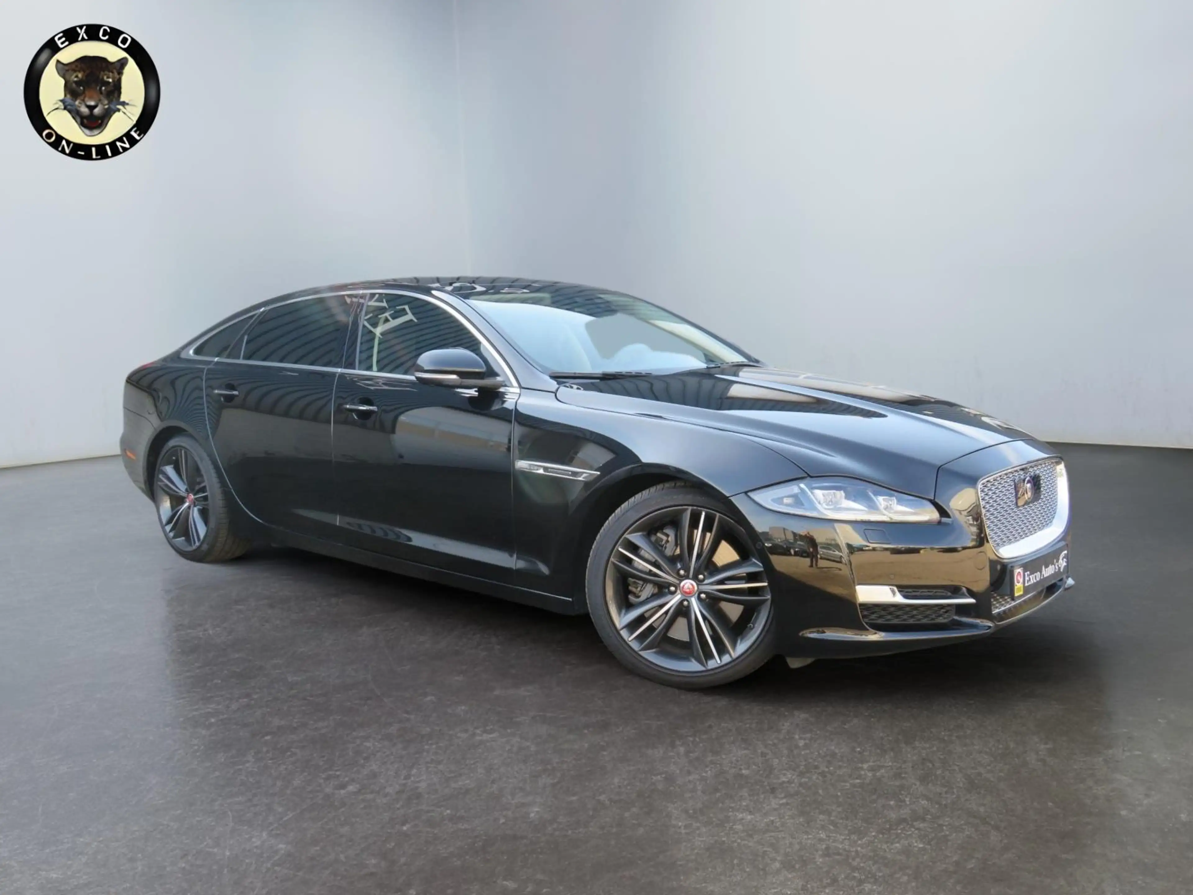 Jaguar XJ 5.0 V8 SC LWB — photo 4