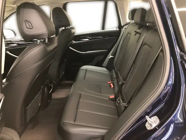 BMW X3 view 6