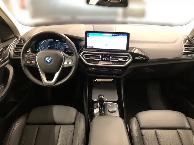 BMW X3 view 8
