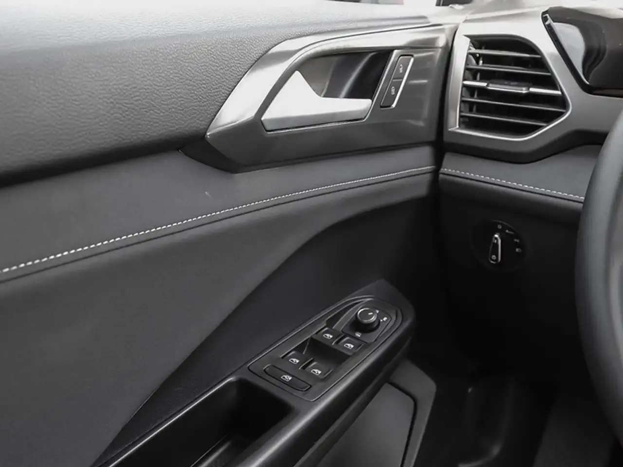 Volkswagen Taos снимка Volkswagen Taos