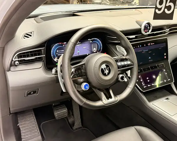 Maserati Grecale view 15