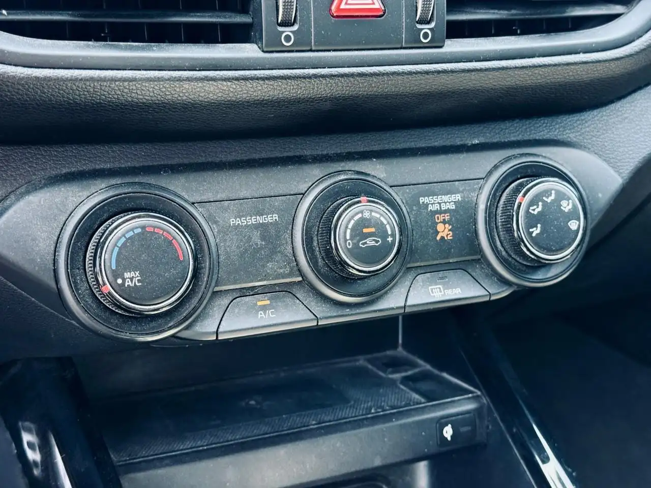 Kia Forte снимка Kia Forte