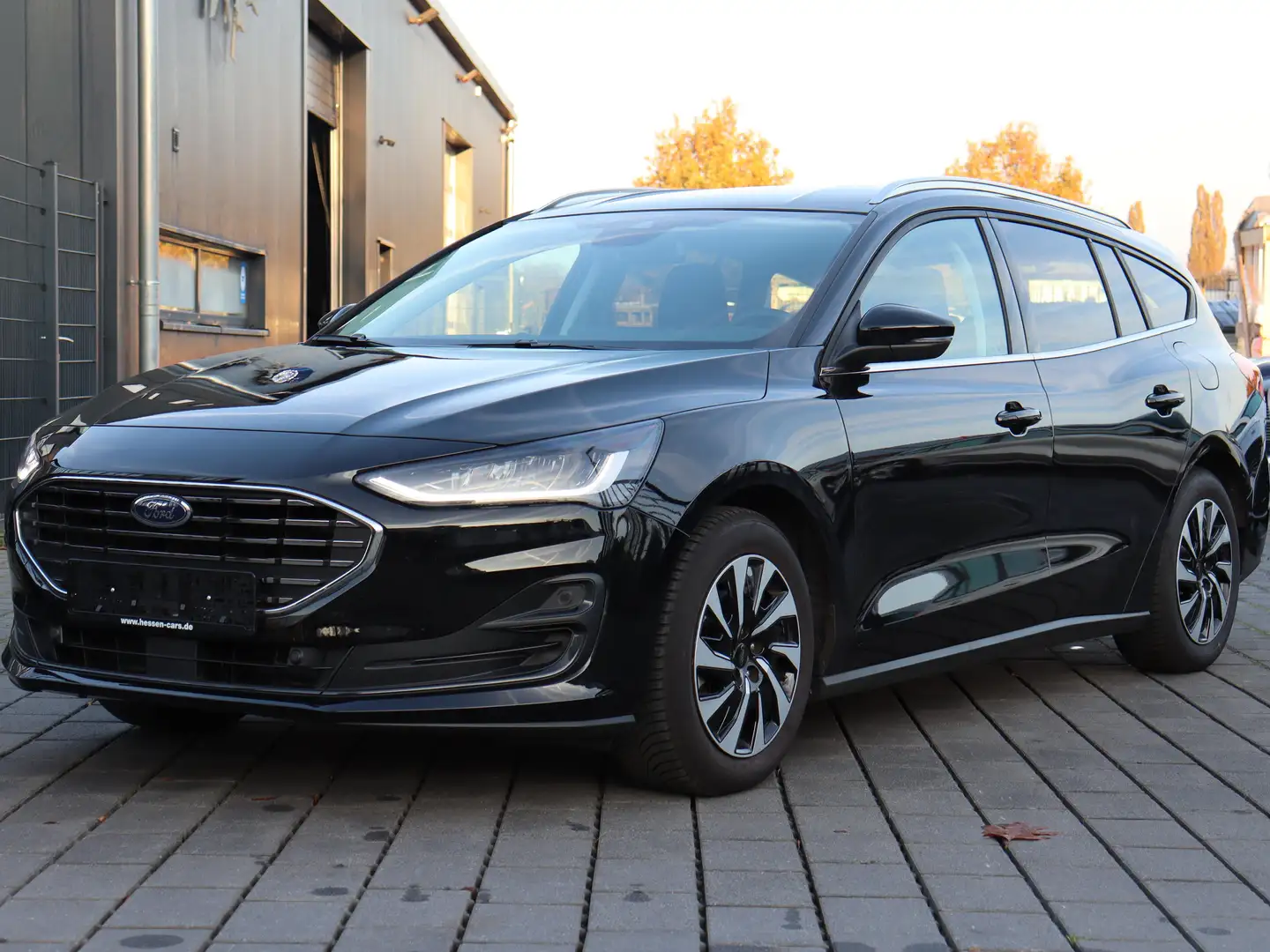 Ford Focus Turnier 1.0 EcoBoost TITANIUM AC-A*ACC*SYNC4*Kamer Schwarz - 1