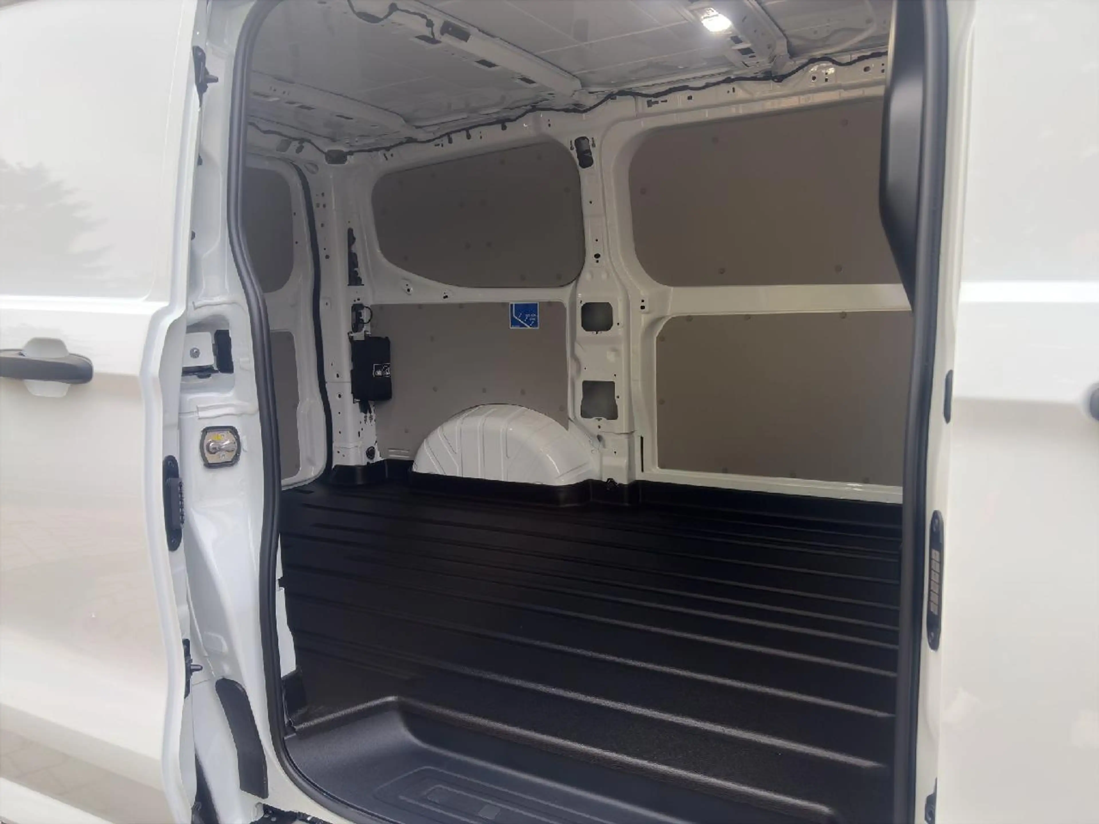 Ford Transit Custom 280 L1 Trend FWD — photo 13