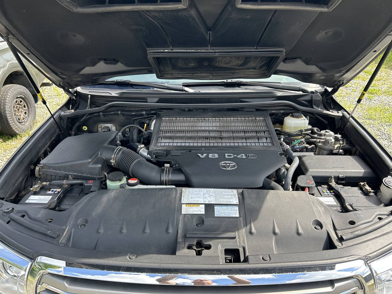 Toyota Land Cruiser Executive — photo 11
