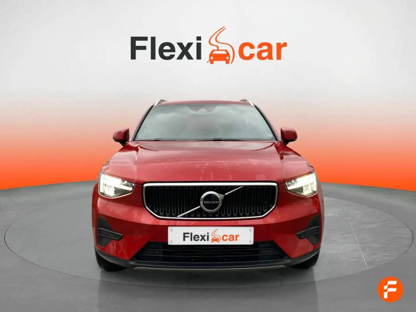 Volvo XC40 T2 Essential Aut. Rojo - 2