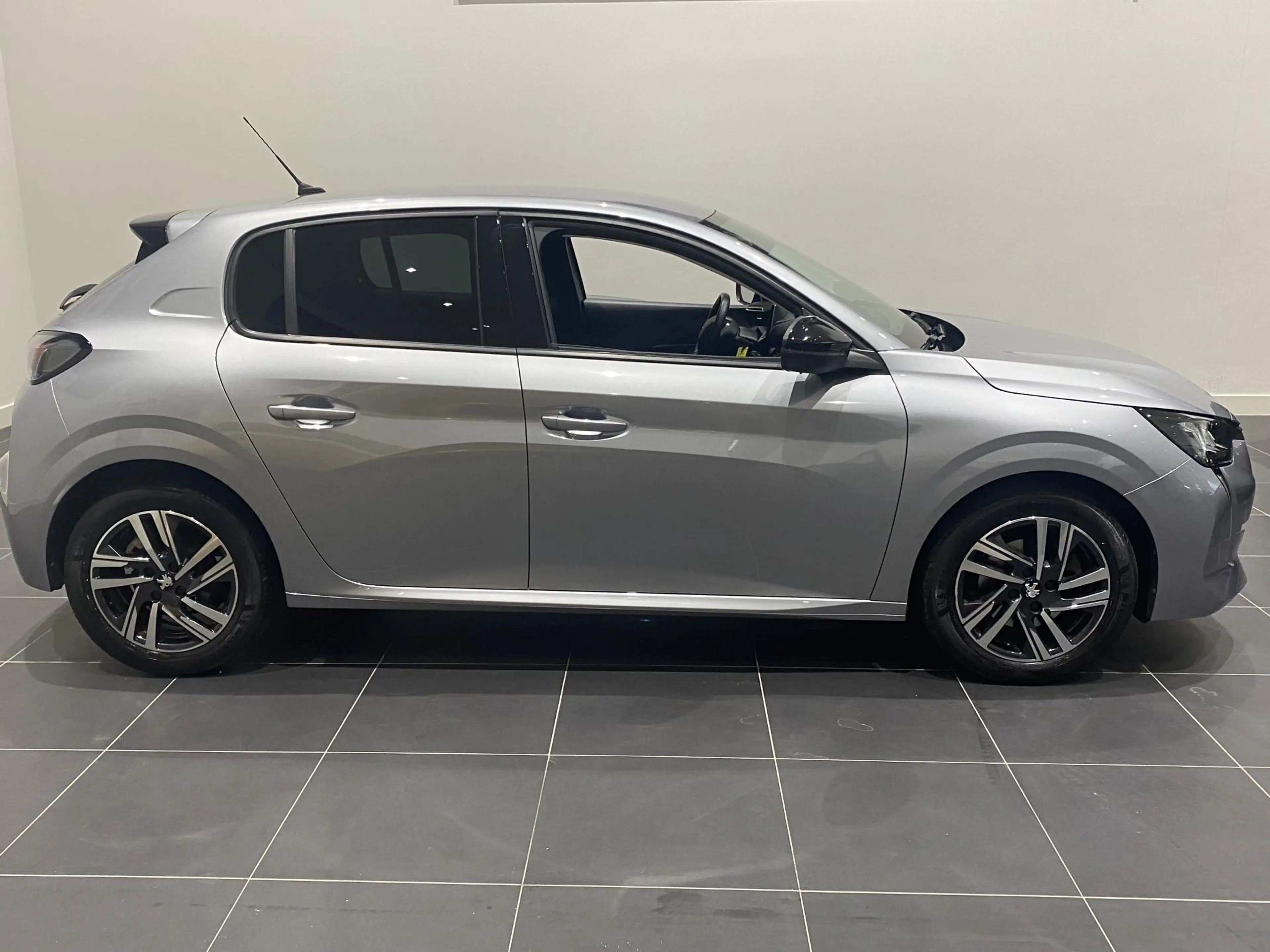 Peugeot 208 1.2 Allure | Camera | Apple Carplay/Android Auto | — photo 3