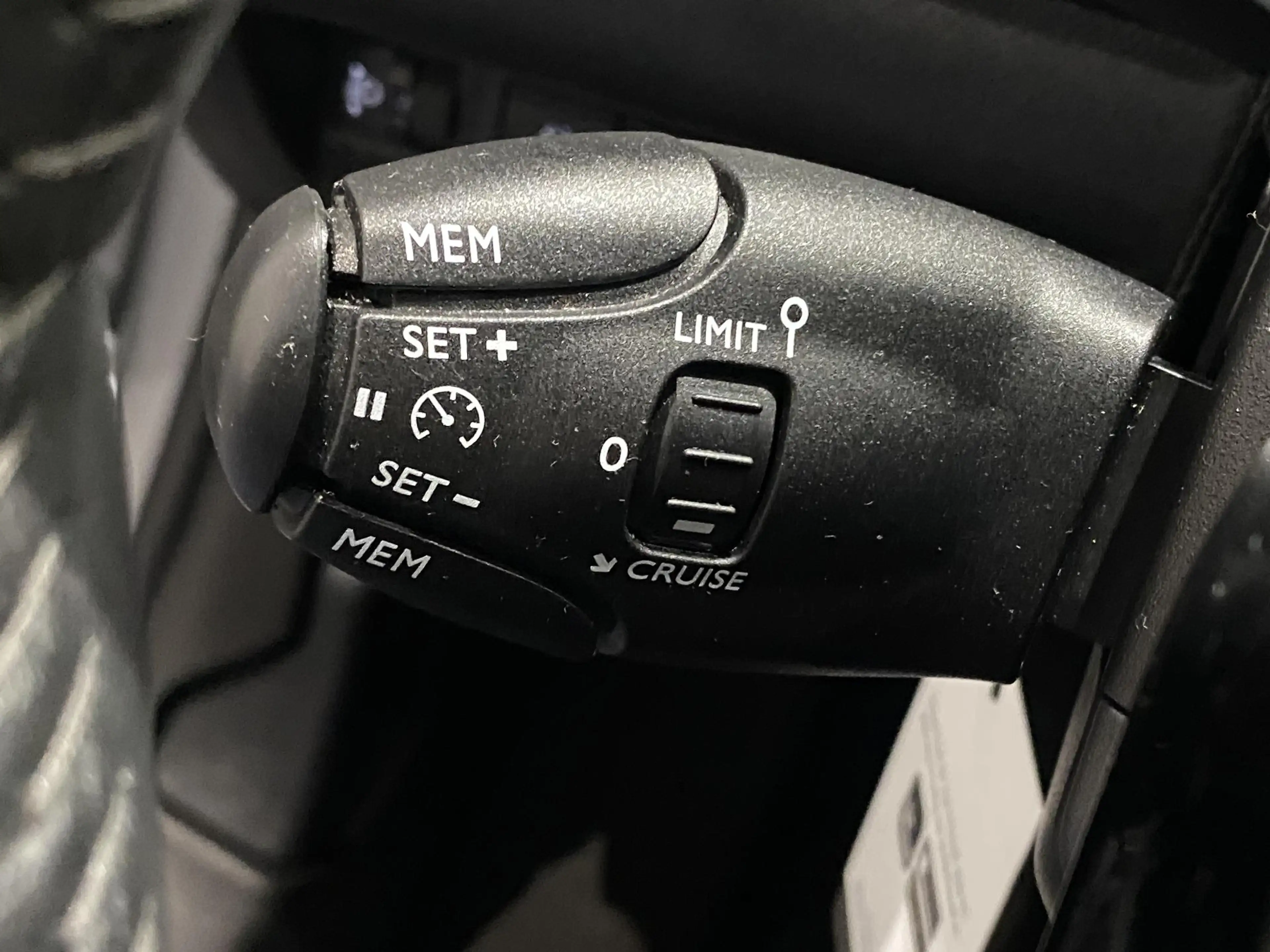 Peugeot 208 1.2 Allure | Camera | Apple Carplay/Android Auto | — photo 14