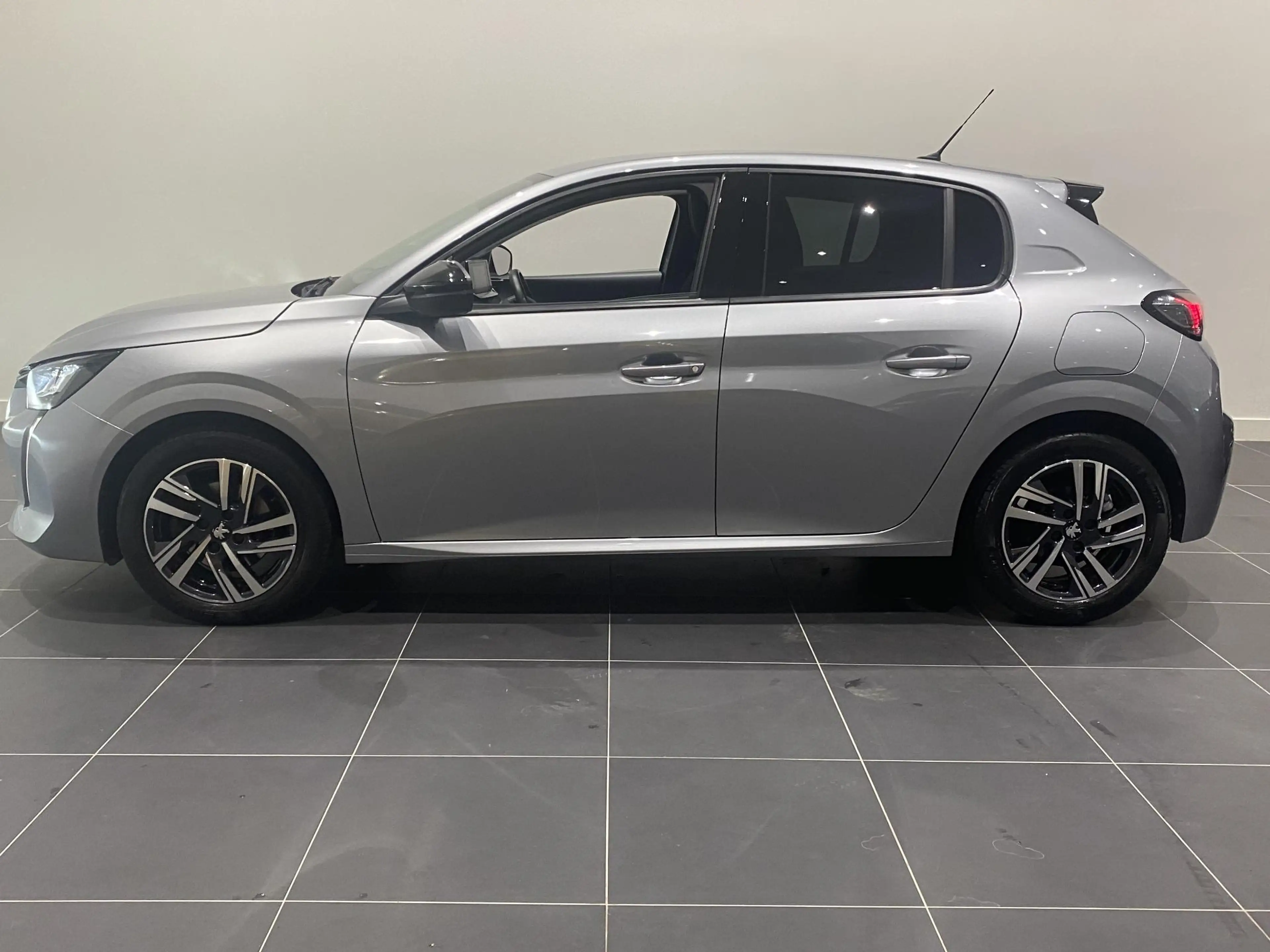 Peugeot 208 1.2 Allure | Camera | Apple Carplay/Android Auto | — photo 2