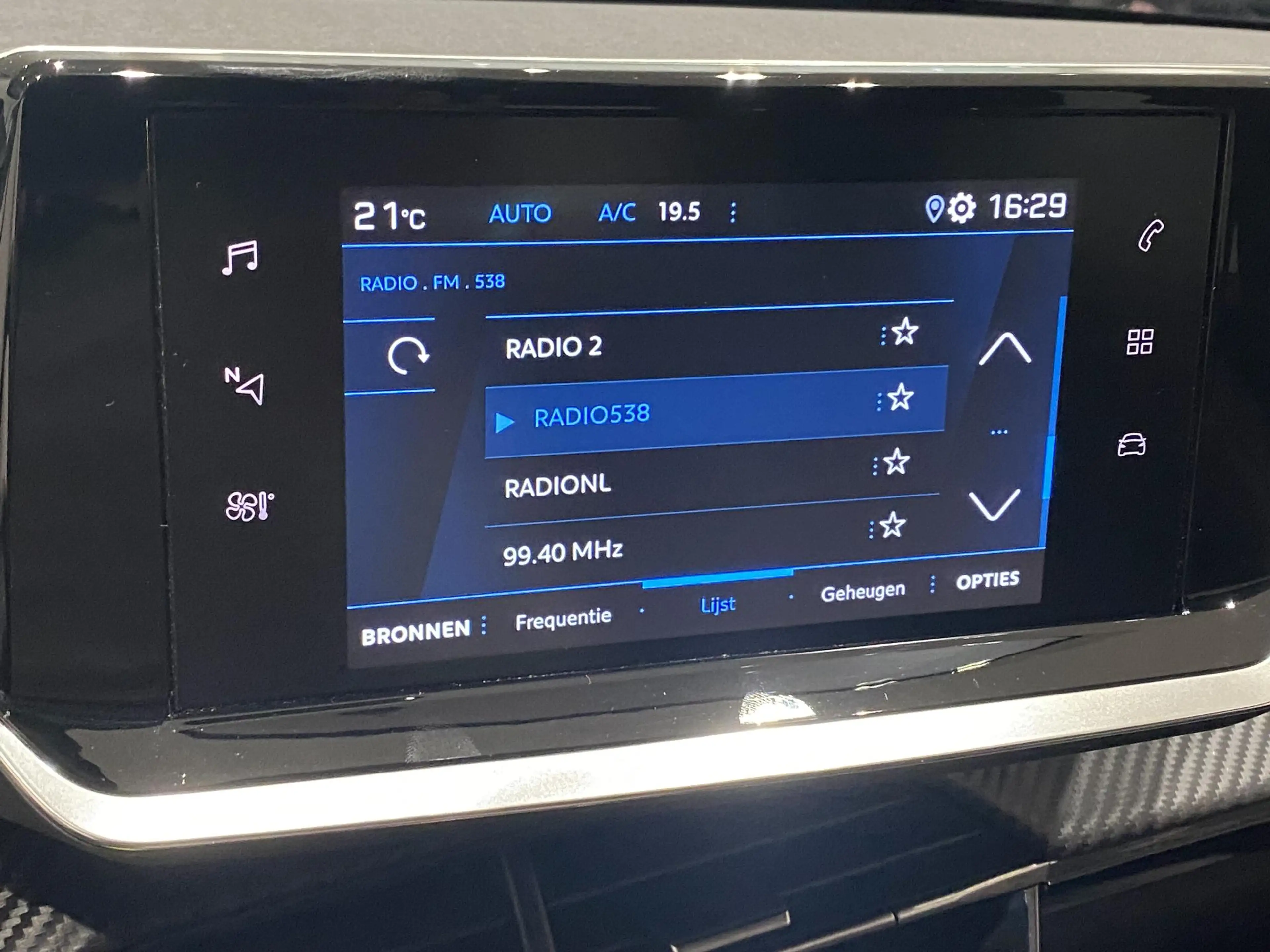 Peugeot 208 1.2 Allure | Camera | Apple Carplay/Android Auto | — photo 15