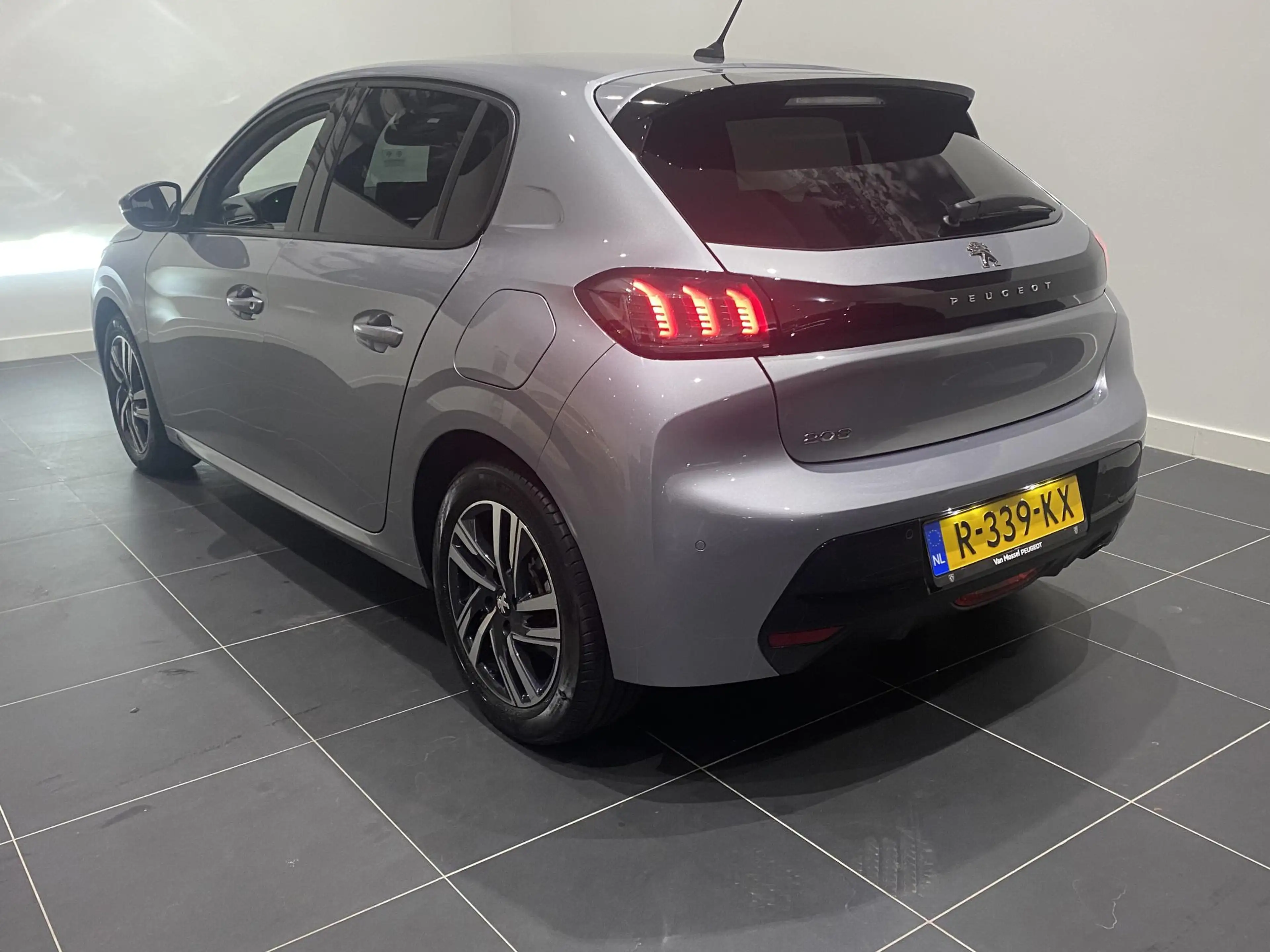 Peugeot 208 1.2 Allure | Camera | Apple Carplay/Android Auto | — photo 5