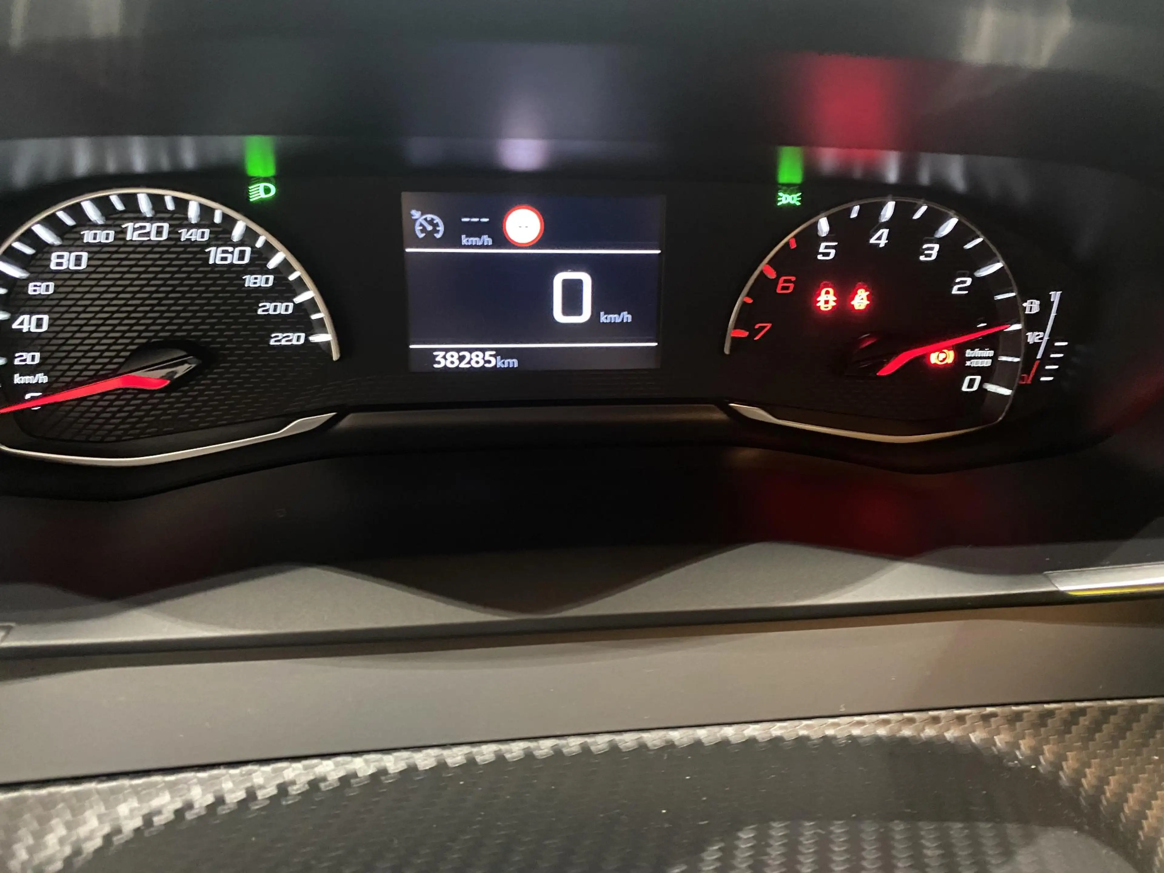 Peugeot 208 1.2 Allure | Camera | Apple Carplay/Android Auto | — photo 12