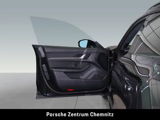 Porsche Taycan view 10