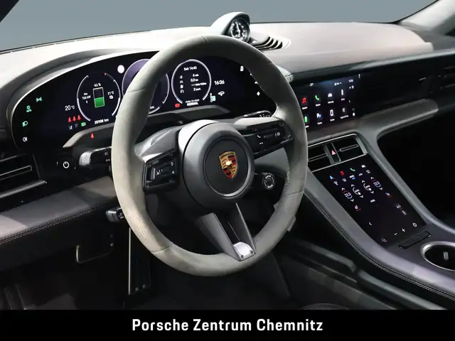 Porsche Taycan view 11