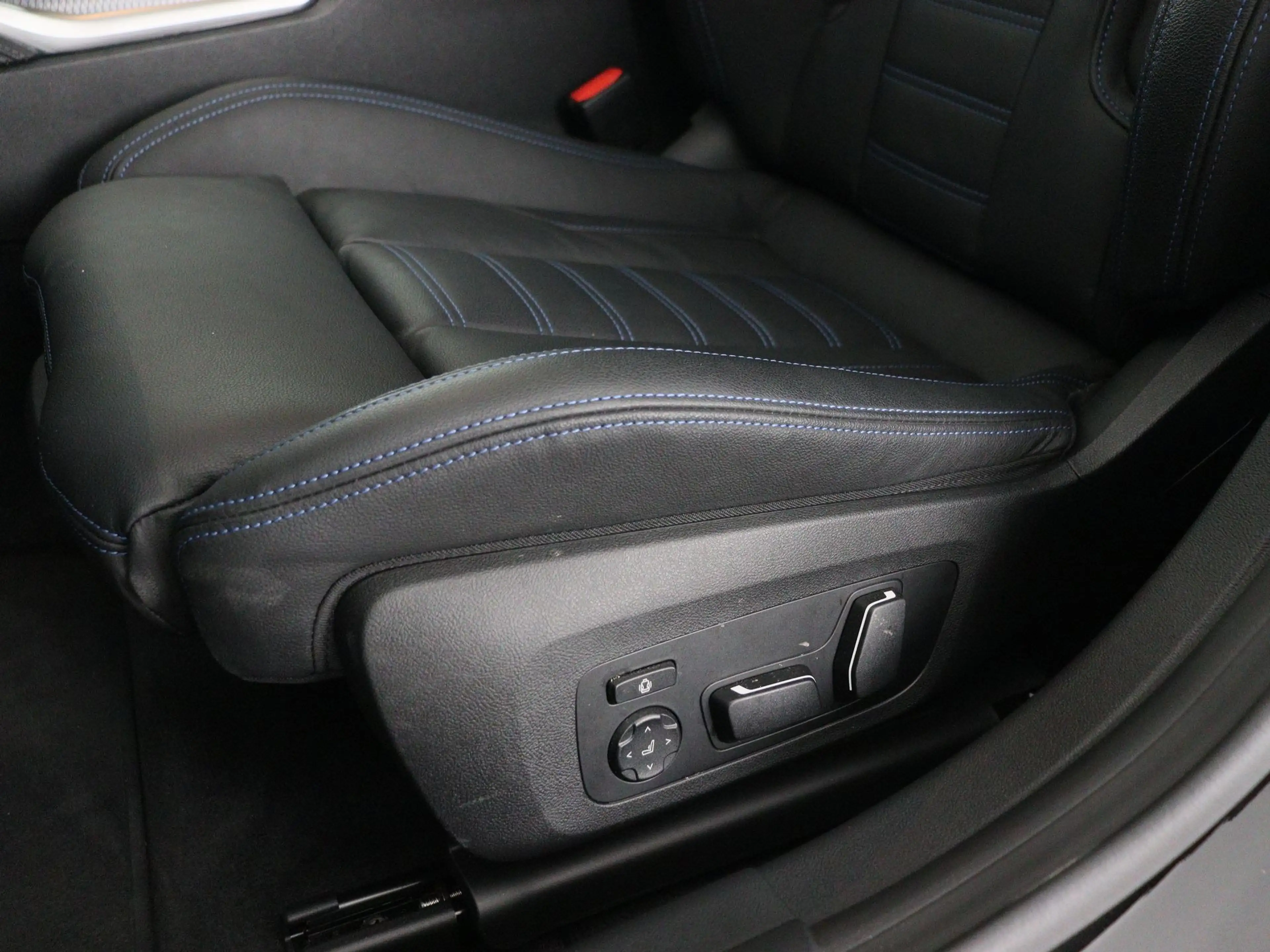 BMW i4 M60 84 kWh Teveel schade voor de foto — photo 9