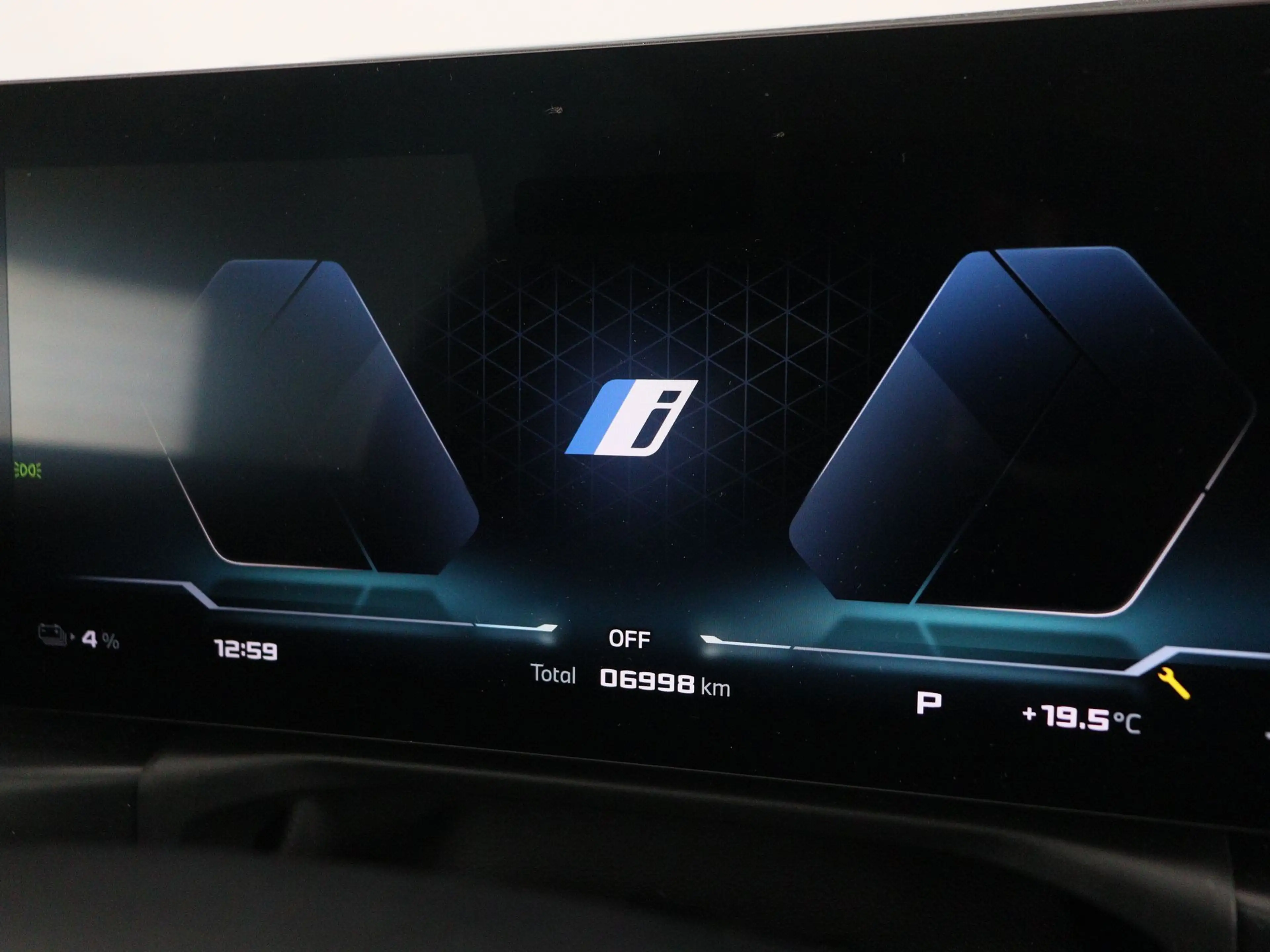 BMW i4 M60 84 kWh Teveel schade voor de foto — photo 15
