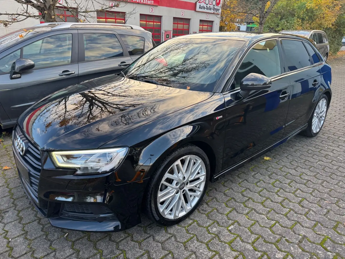 Audi A3 Sportback S Line DigitalCockpit+Leder+Xenon Zwart - 1
