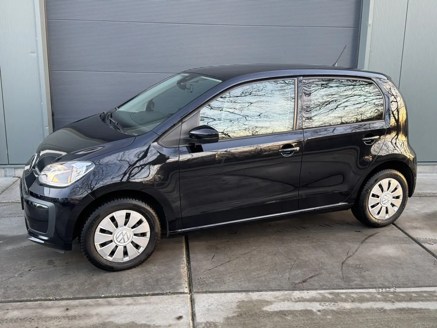 Volkswagen up! 1.0 BMT 60pk move up! Climatronic Airco PDC Cruise Negro - 2