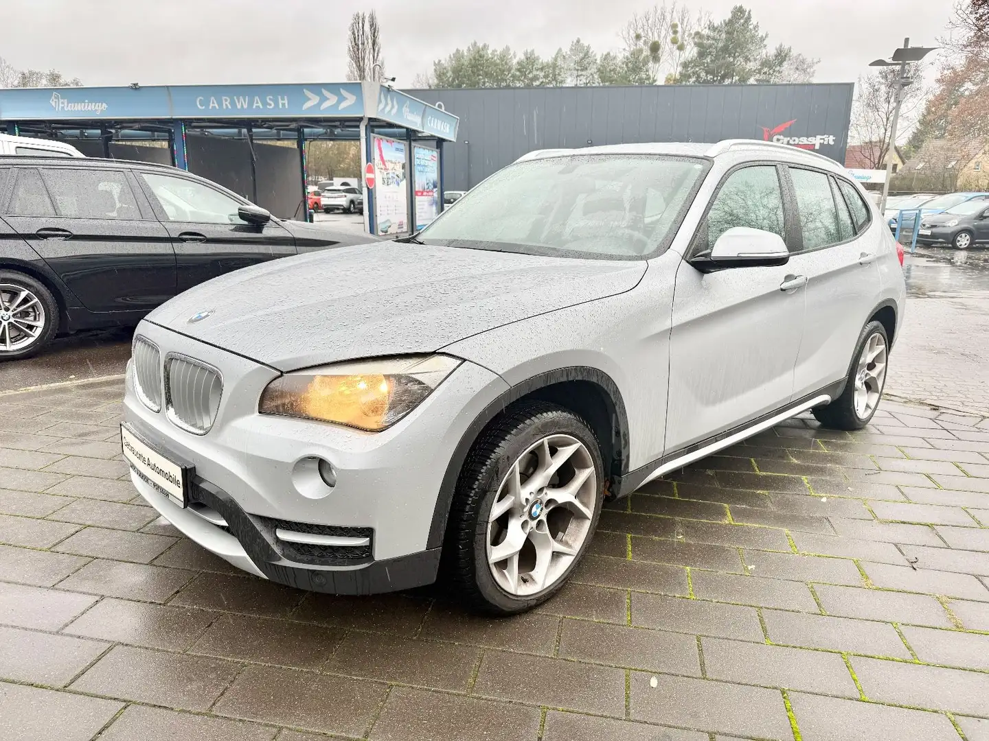 BMW X1 18 i sDrive,X-Line,Navi,Sitzheizung,PDC Silber - 1