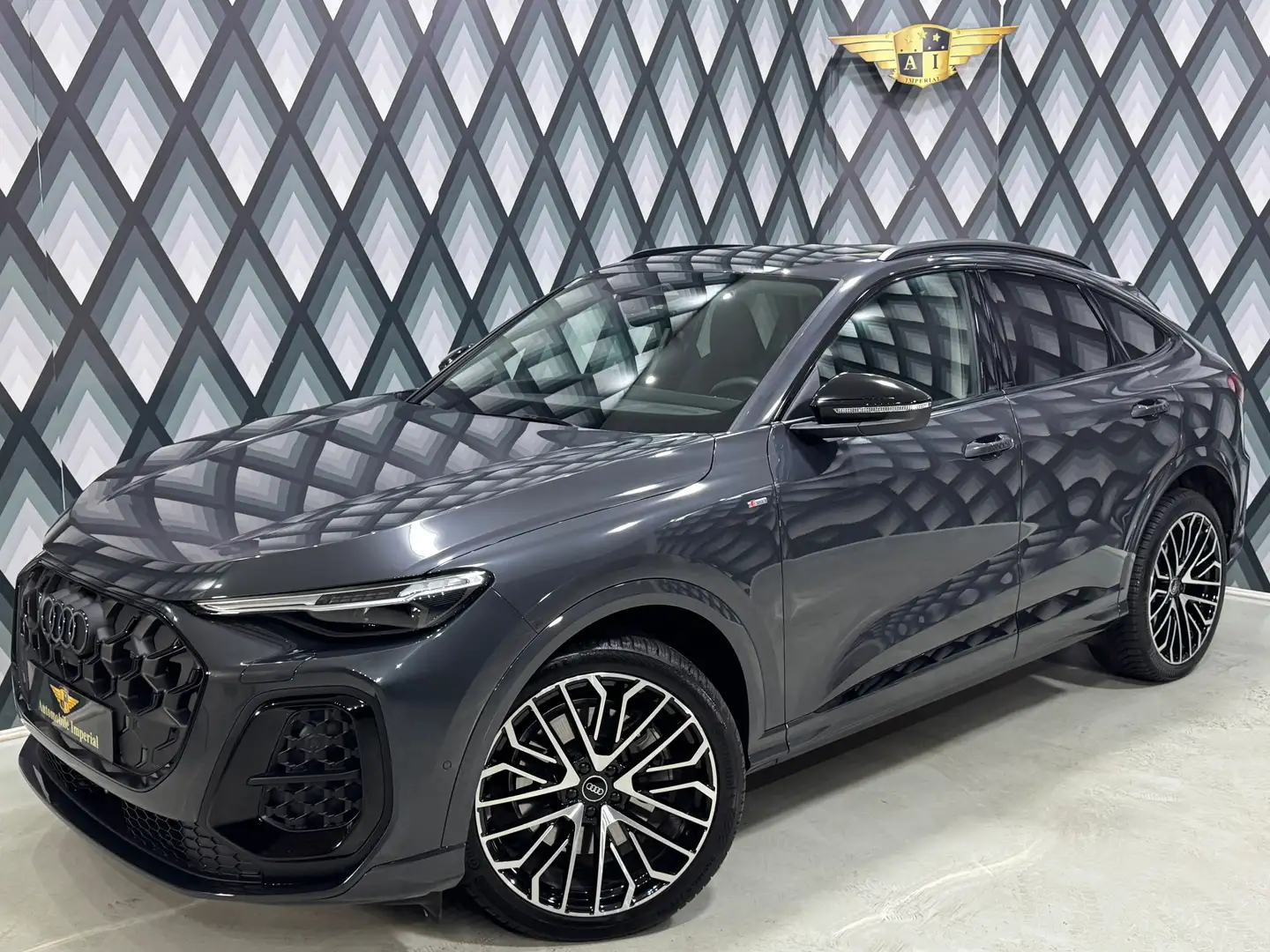 Audi Q5 Sportback 40 TDI Quattro // S-LINE // 1.BESITZ // Grau - 2