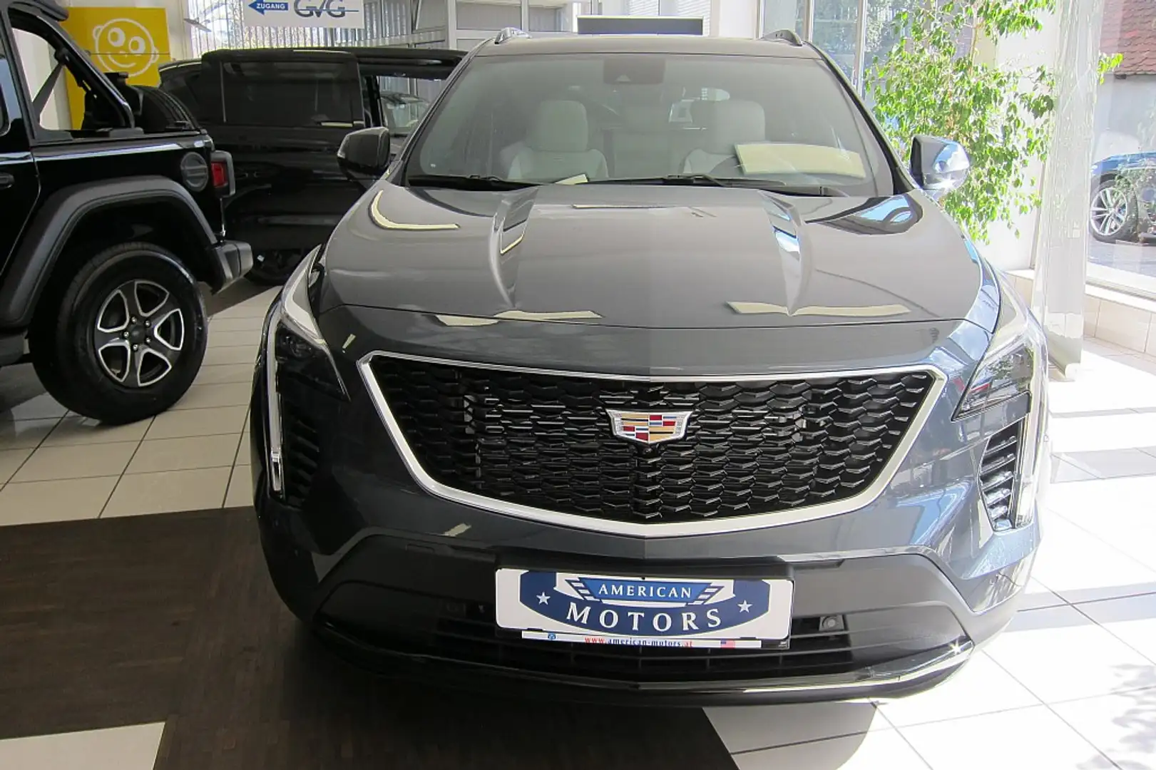 Cadillac XT4 Sport 350D AWD Gri - 1