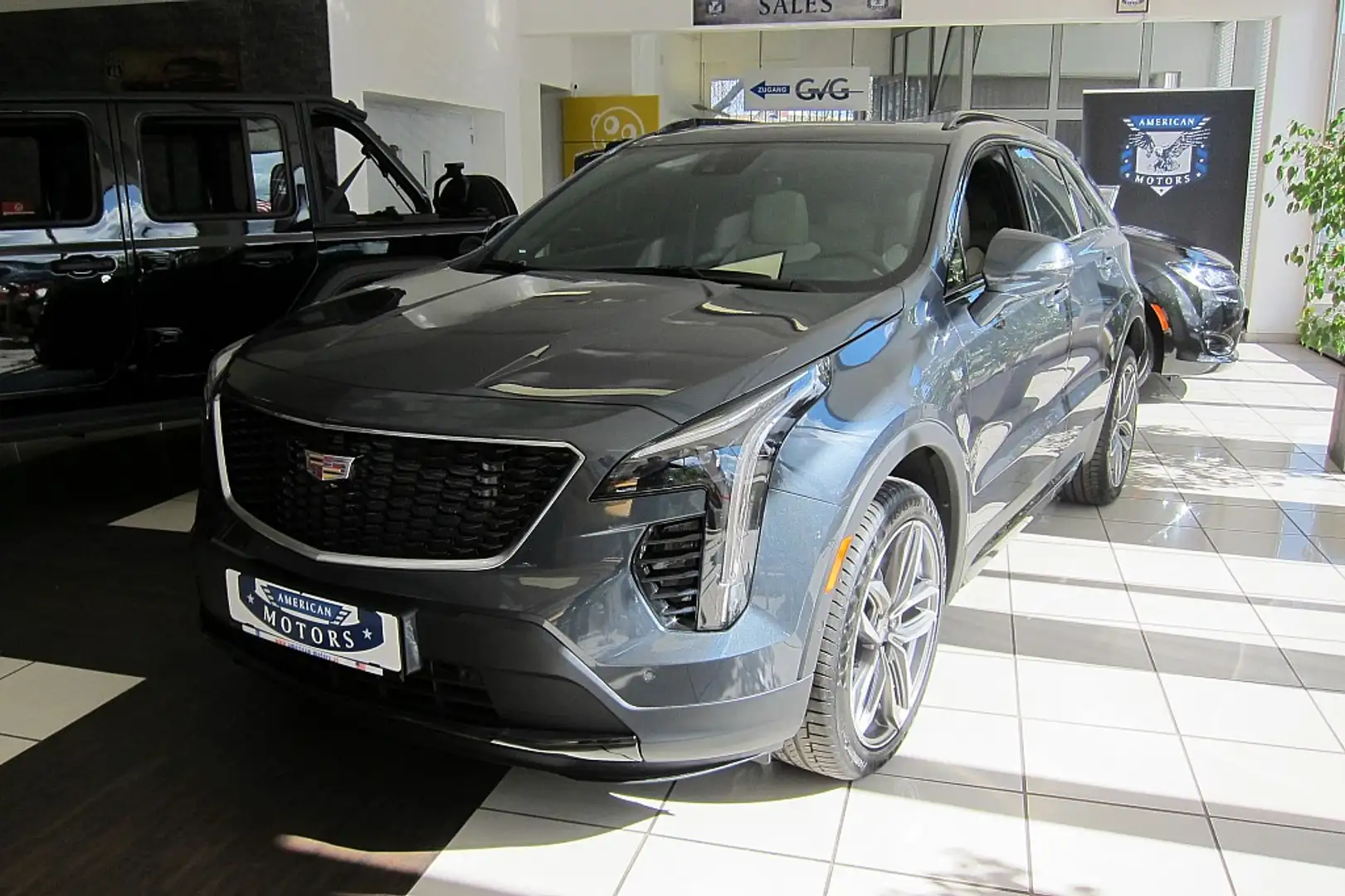 Cadillac XT4 Sport 350D AWD Grau - 1