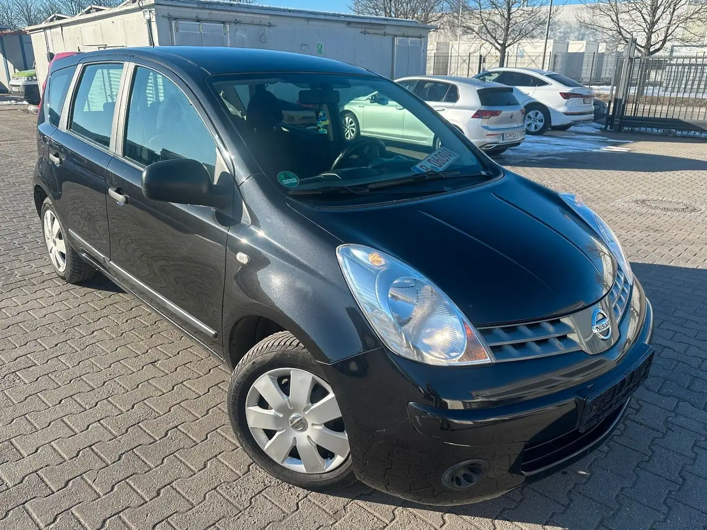 Nissan Note Visia Schwarz - 1