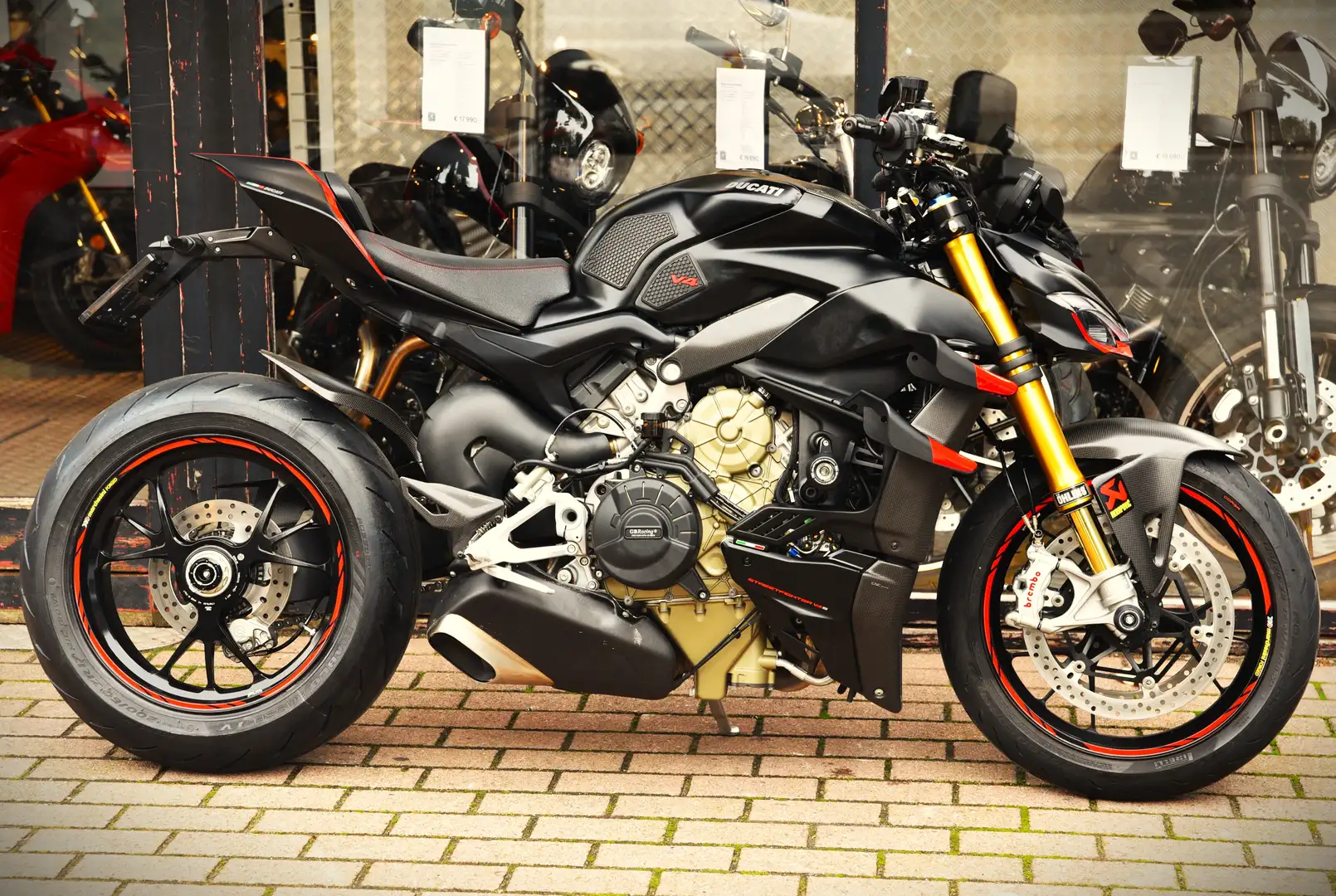 Ducati Streetfighter V4S ***MOTO VERTE*** Zwart - 2