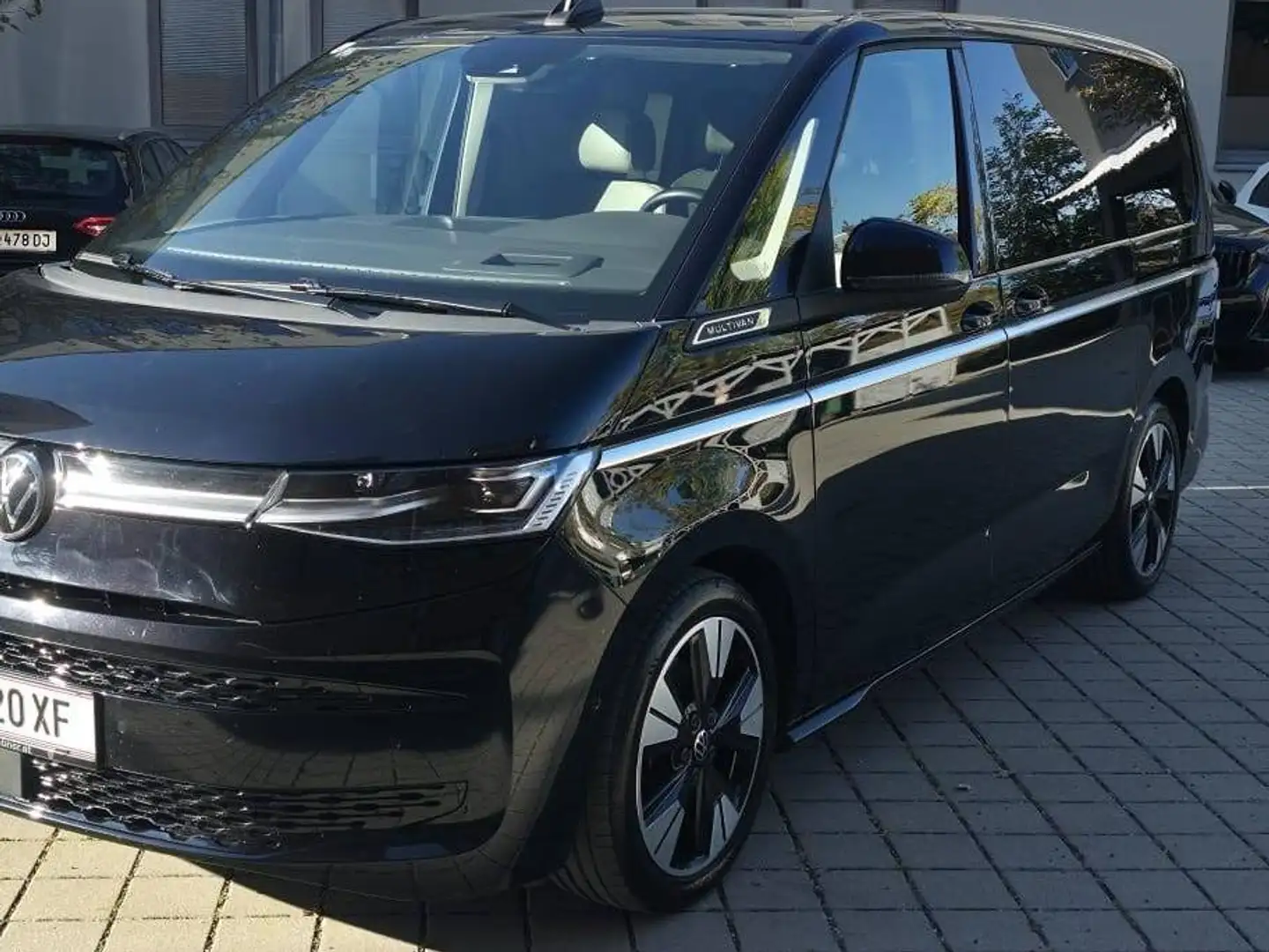 Volkswagen T7 Multivan Multivan Style ÜH eHybrid Schwarz - 2